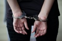 Betrunkene Autofahrerin greift Polizisten an
