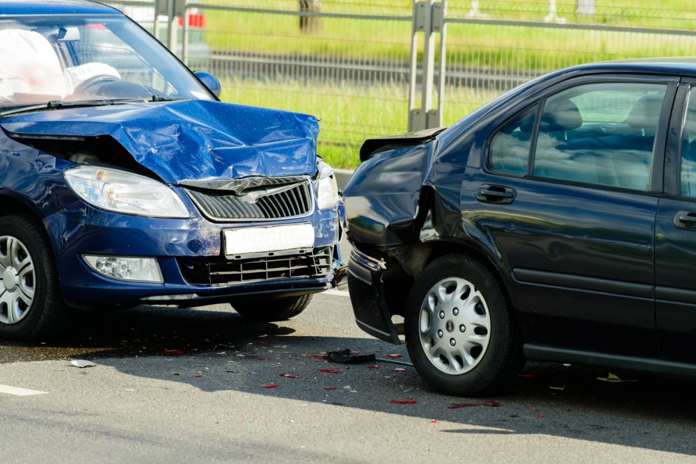 Nach Unfall im Kreuzungsbereich zweimal Totalschad