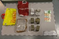 Vier Kilogramm Haschisch im Rucksack Tatverdächtig