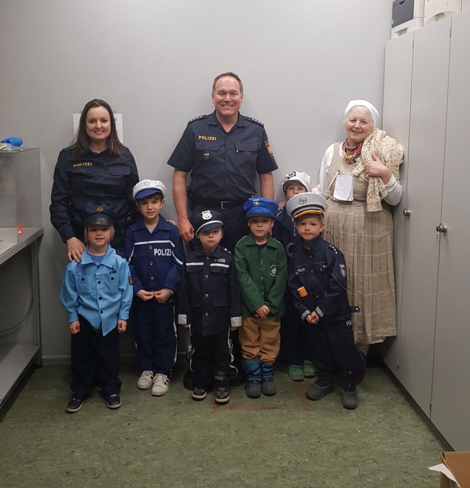 Besuch bei der Poinger Polizei