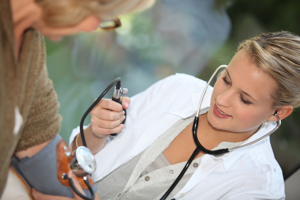 Huml Immer mehr Ärztinnen in Bayern Gesundheitsmin