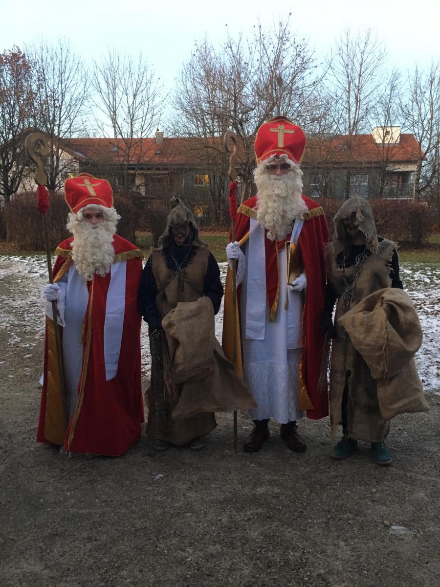 Pfadfinder Nikolaus für einen guten Zweck