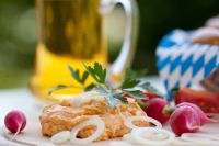 Täter entwendet Biergartentisch