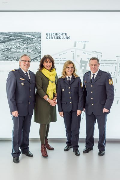 Polizeipräsident von Besuch des Erinnerungsortes B