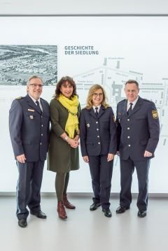 Polizeipräsident von Besuch des Erinnerungsortes B