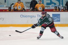 Alex Höller bleibt den Starbulls treu