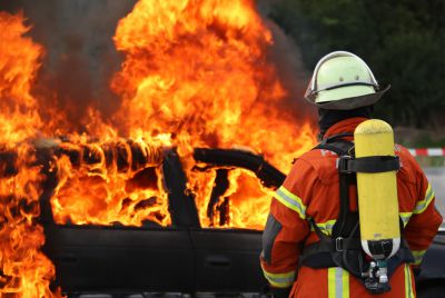 Sachbeschädigung an KFZ durch Brandlegung in Markt