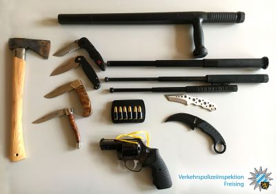 Bewaffnet und mit gefälschtem Führerschein unterwe