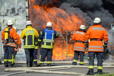 Mauern Wohnungsbrand in Mehrfamilienhaus