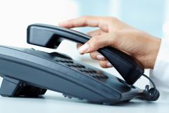 Poing Falsche Polizeibeamten telefonieren sich dur