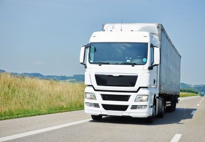 Anzing Lkw streift Radfahrerin