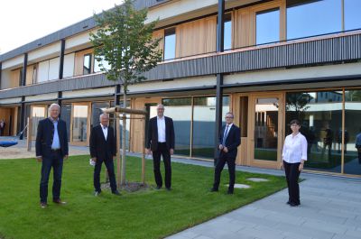 Kirchseeon Offizielle Übergabe Haus für Kinder ? a