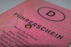 Poing Fahren ohne Fahrerlaubnis und Urkundenfälsch