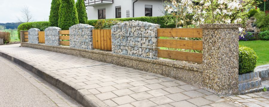 Vaterstetten Gartenzaun angefahren und abgehauen