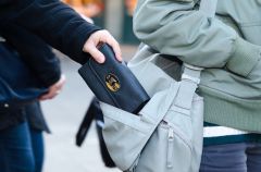 Vaterstetten Zweifacher Taschendiebstahl