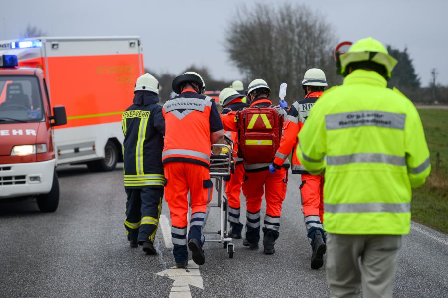 Rudelzhausen Zwei Verletzte nach Garagenbrand