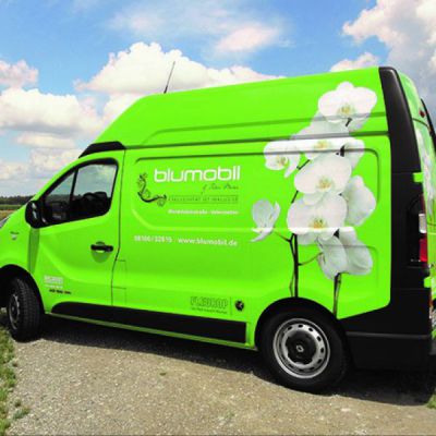 Blumengestecke und Dekoration
