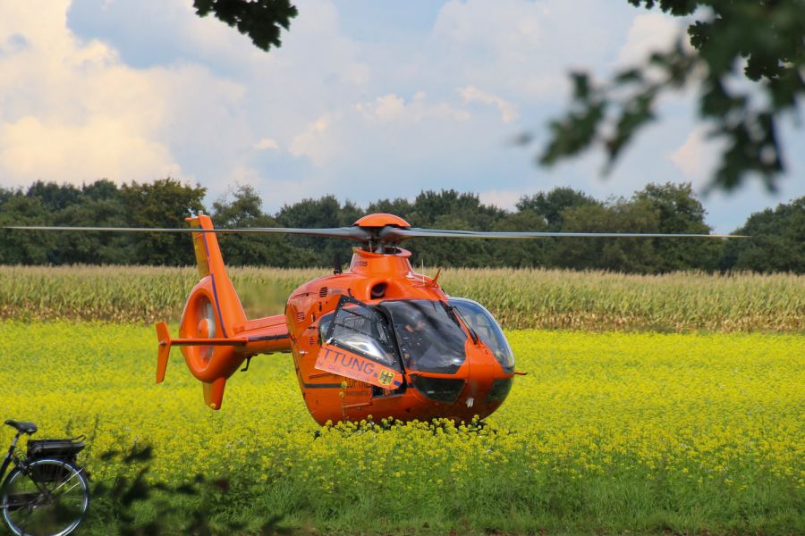 Markt Schwaben Schwerer Betriebsunfall auf dem Ack